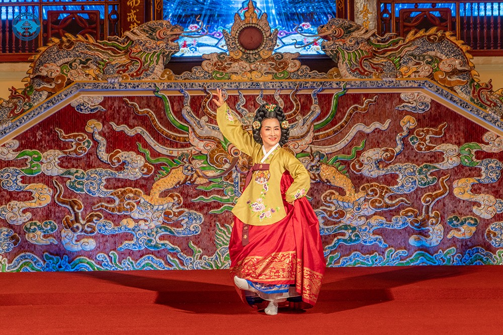 Những vũ điệu dân ca của Hàn Quốc trong nhà hát Duyệt Thị Đường-6