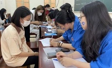 Hàng nghìn tân sinh viên Báo chí háo hức làm thủ tục nhập học-cover-img
