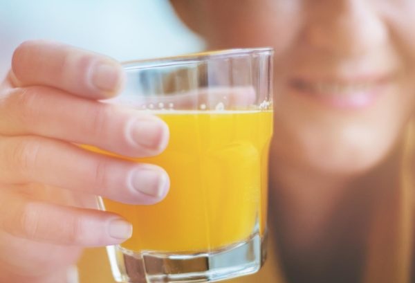 Phụ nữ uống 1 viên vitamin C mỗi ngày, cơ thể có hàng loạt thay đổi ngoạn mục-1