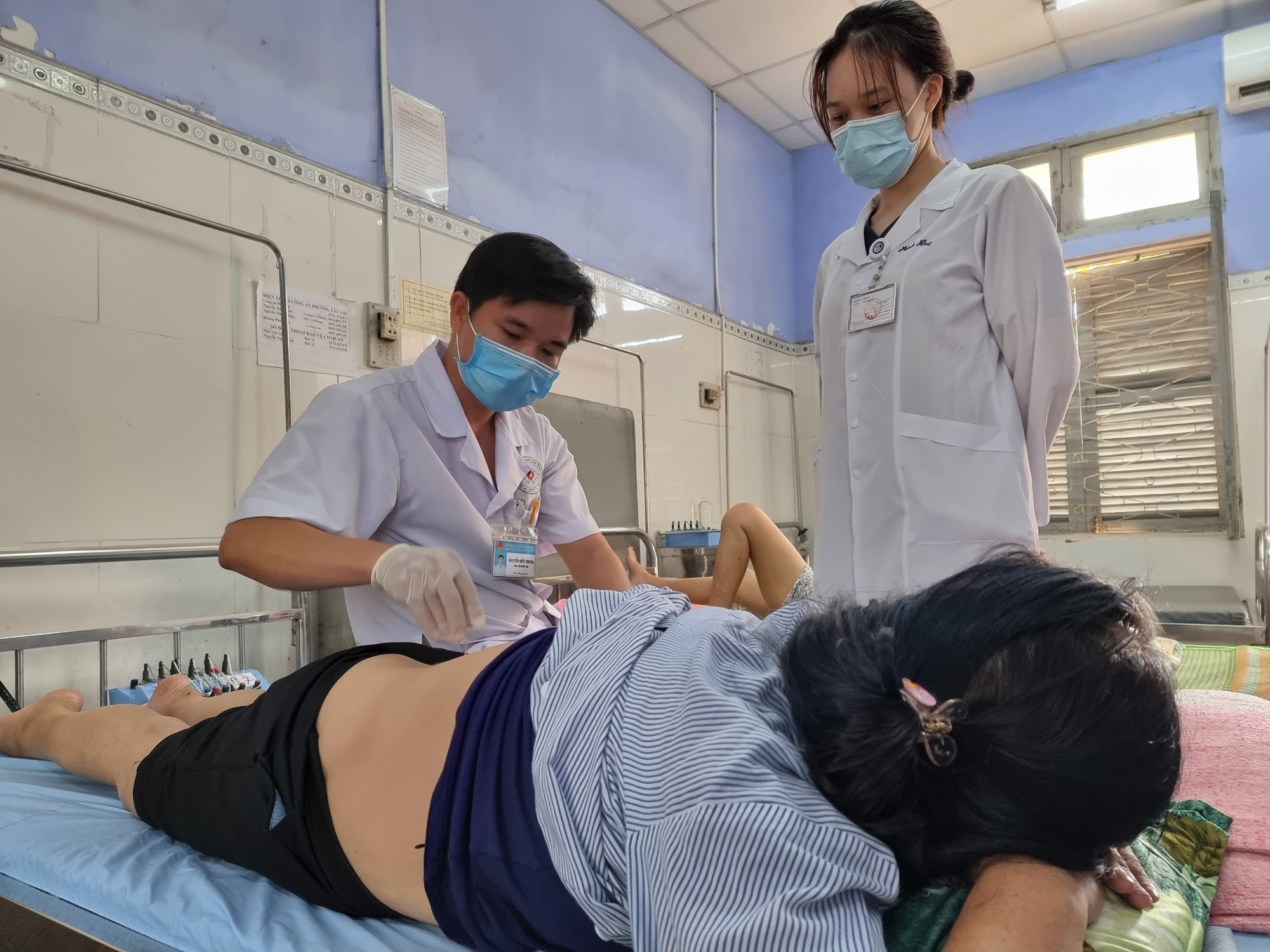 Bệnh viện YHCT Thừa Thiên Huế: Vì niềm tin và sức khỏe của nhân dân-2