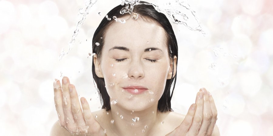 5 bộ phận của phụ nữ là “vùng cấm” không nên chà mạnh khi tắm: Mau lão hóa lại dễ mắc bệnh-1
