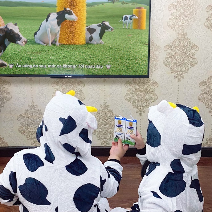 Trẻ em Việt thích thú đòi 'nghỉ hè' cùng bò sữa-3