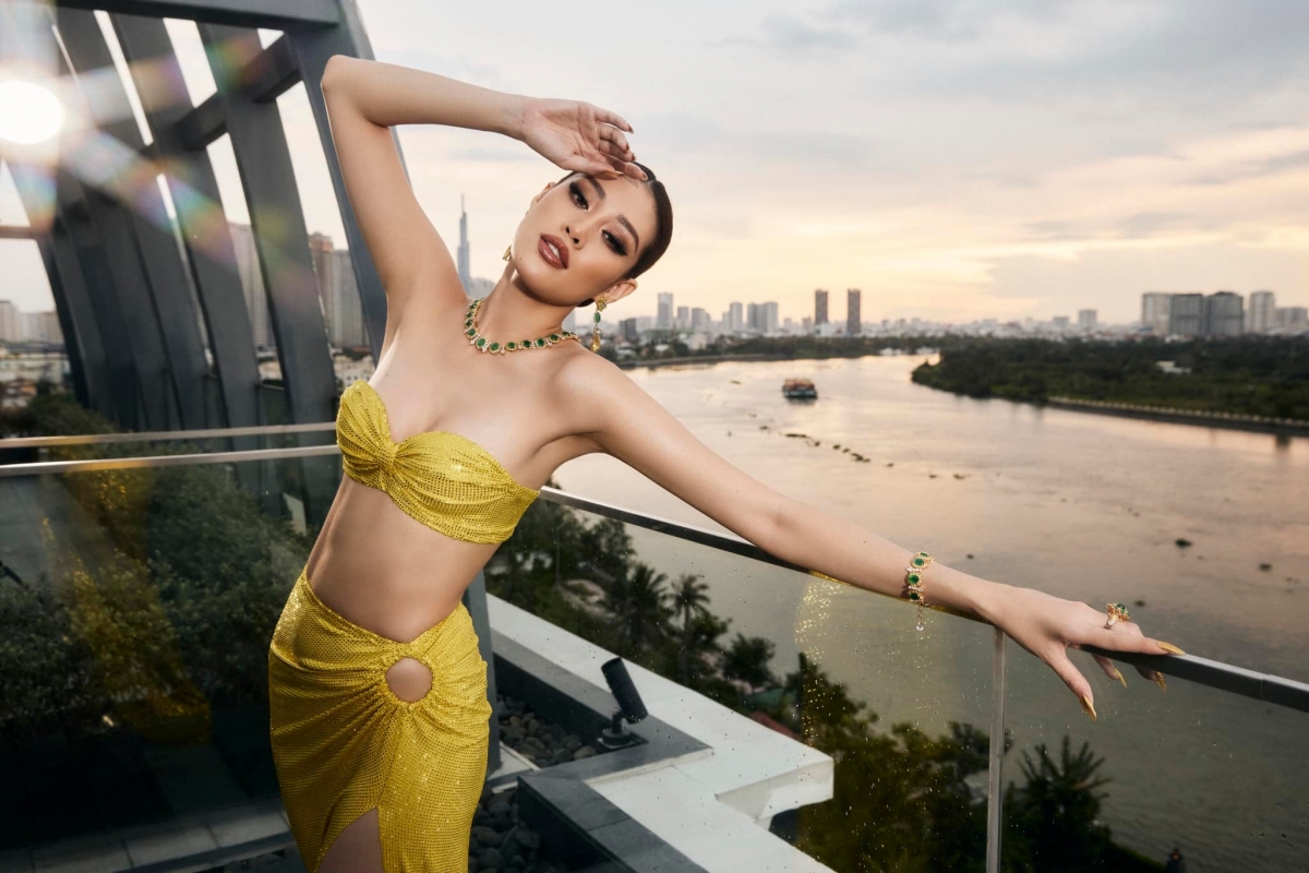 Hoa hậu Khánh Vân hóa nàng tiên cá với đầm cut-out màu vàng nóng bỏng-5