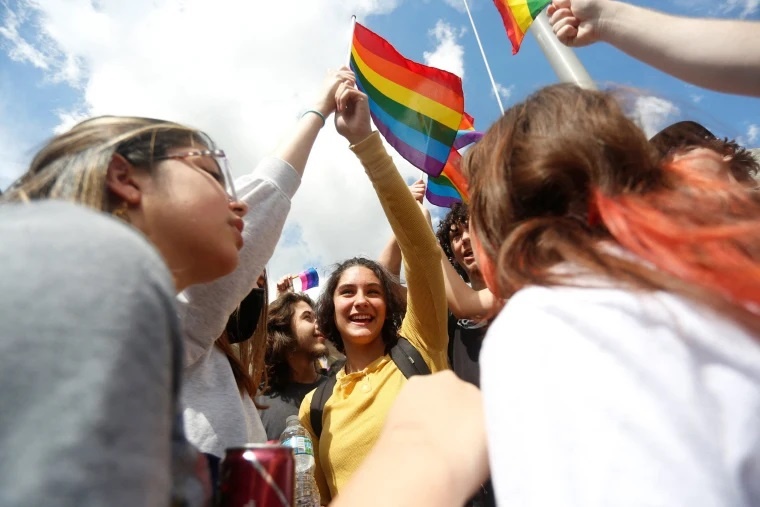 Giáo viên thắng kiện sau khi gọi sai giới tính học sinh LGBTQ-1