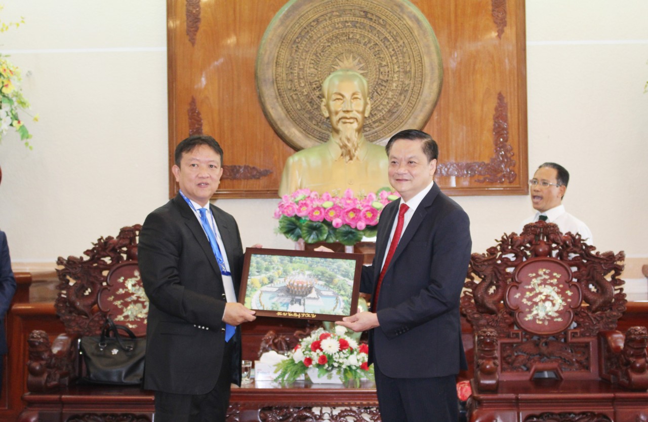 Bộ Du lịch Campuchia mong muốn liên kết, phát triển du lịch với TP Cần Thơ-1