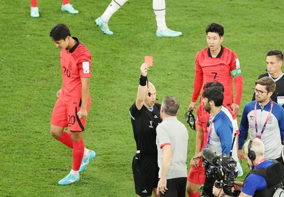 Tuyển Hàn Quốc dễ bị loại sớm sau trận thua tranh cãi liên quan tới trọng tài?-1