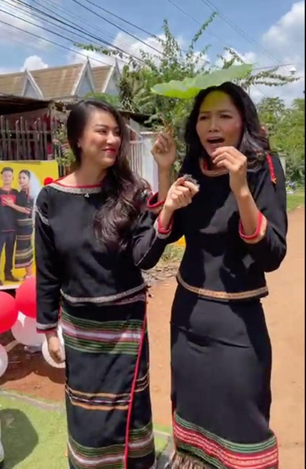 Thời trang đa dạng khi đi dự tiệc cưới của dàn hậu Việt-2