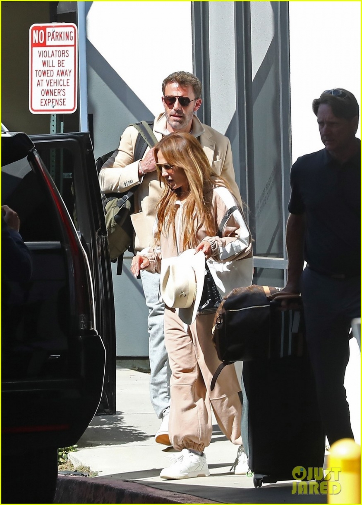 Vợ chồng Jennifer Lopez giản dị trở về Los Angeles sau chuyến trăng mật ở Ý-2
