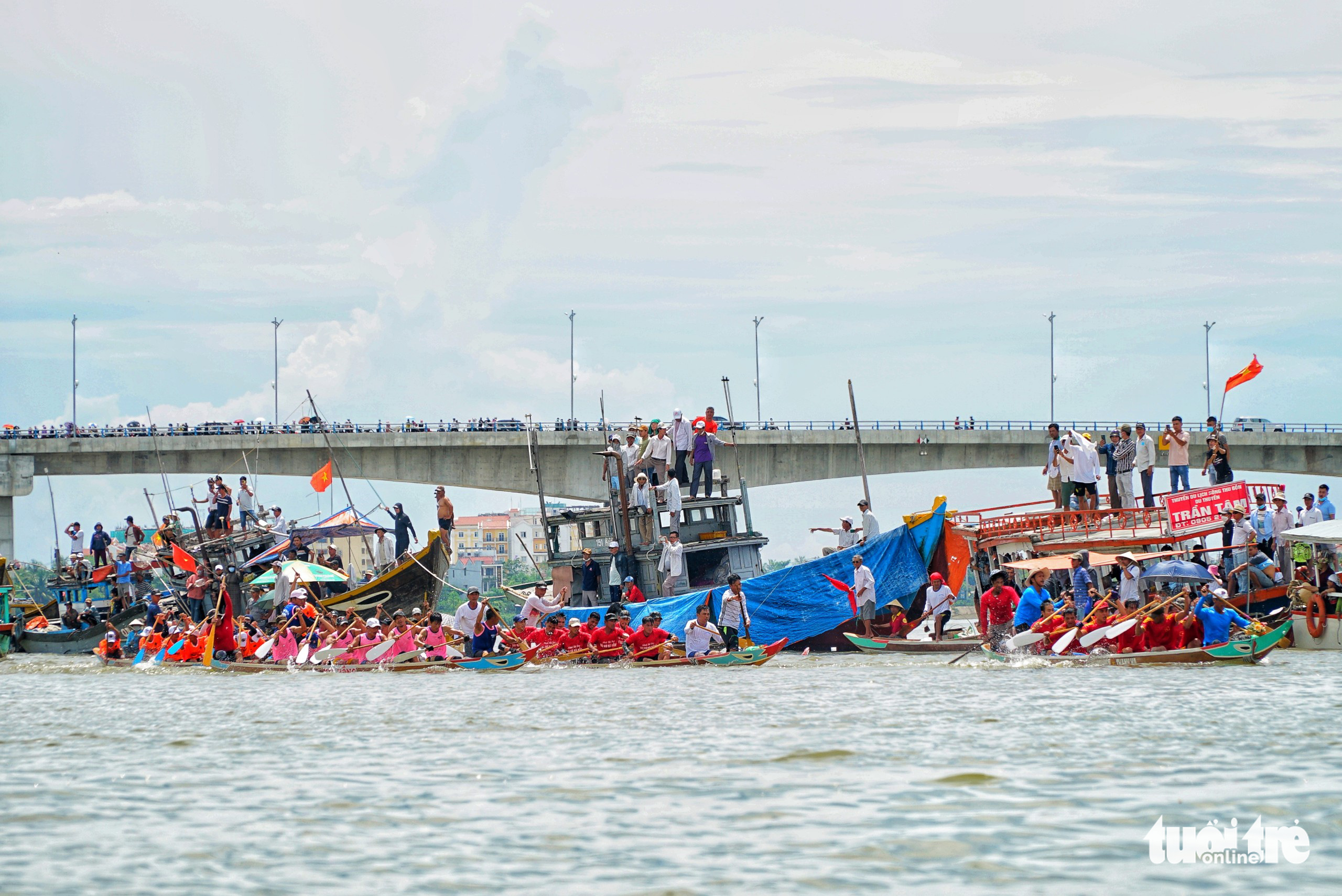 10.000 người về làng gốm Thanh Hà xem đua thuyền trên sông Thu Bồn-2