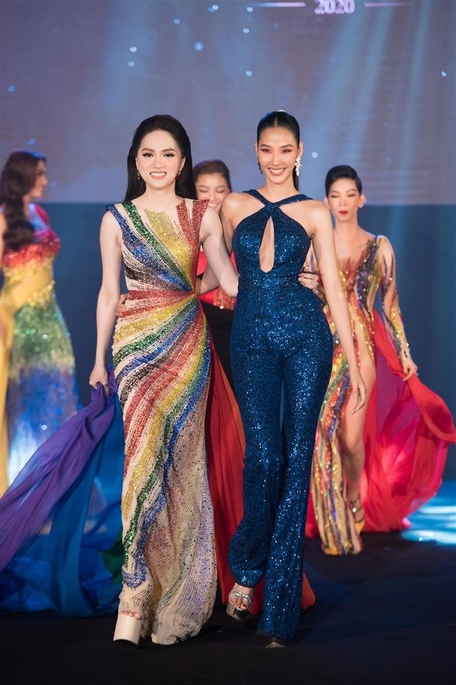 Hoàng Thùy: Mỹ nhân sở hữu thắt eo đẹp hiếm có trong showbiz Việt-16