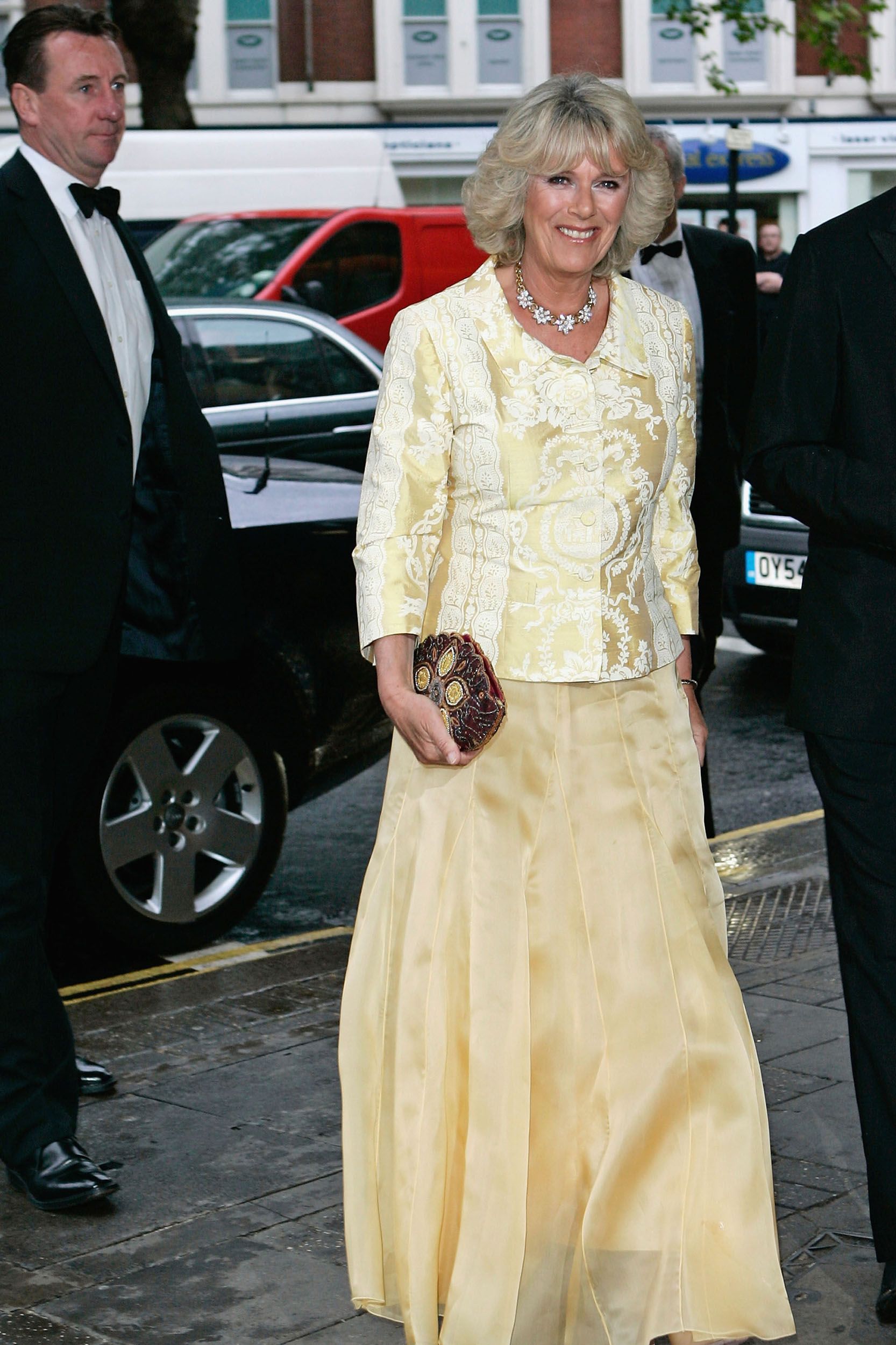 Bà Camilla - nữ Công tước xứ Cornwall U80 vẫn diện đồ trẻ trung-1