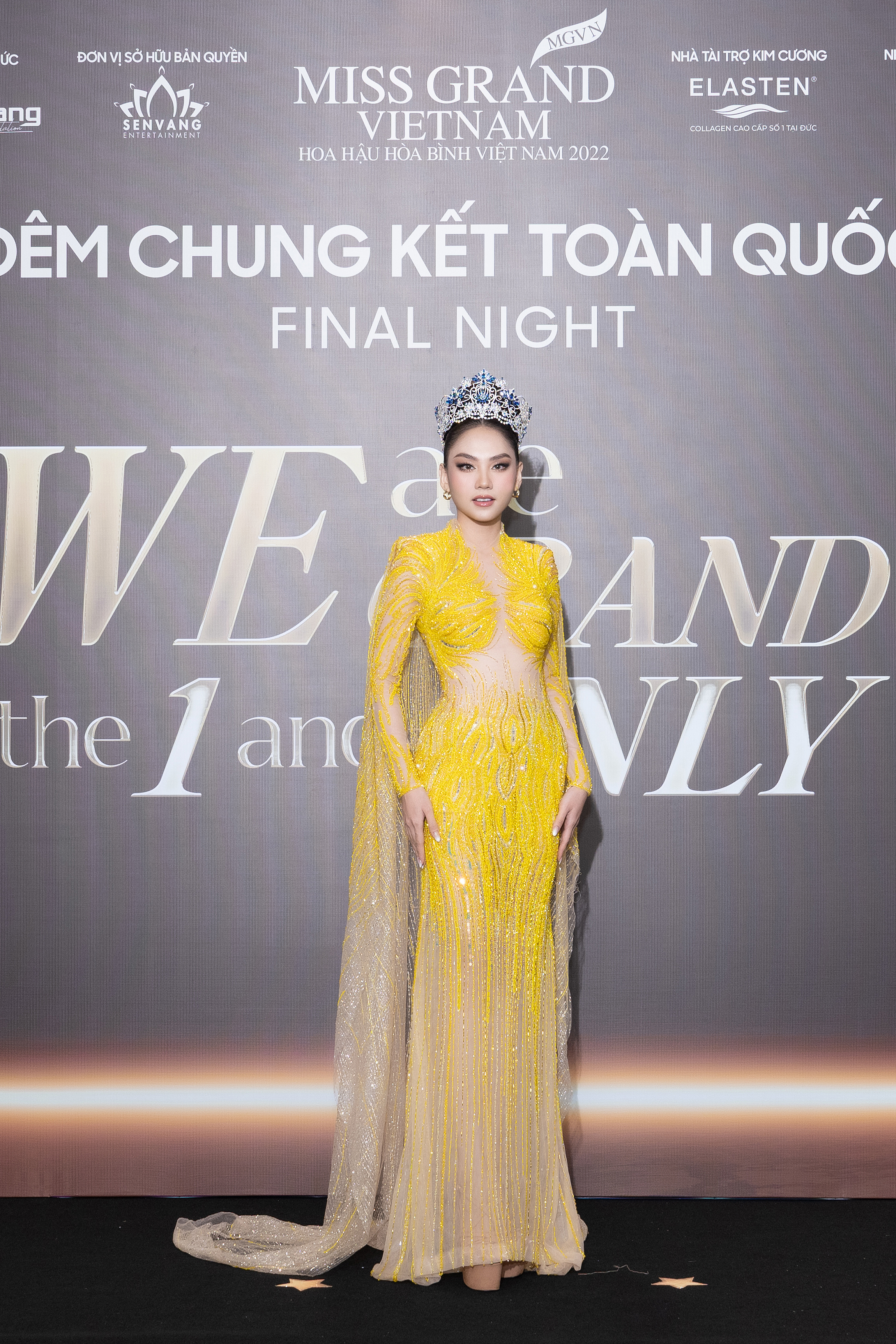 Thùy Tiên, Phương Nhi đội vương miện, rạng rỡ trên thảm đỏ chung kết Miss Grand Vietnam 2022-3
