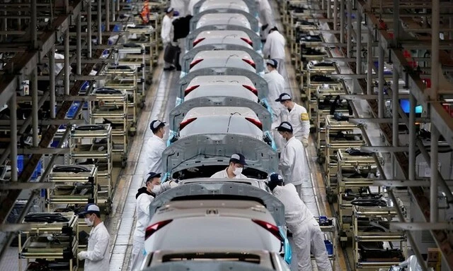 COVID-19 khiến hoạt động sản xuất ô tô, xe máy ngưng trệ tại Trung Quốc-cover-img