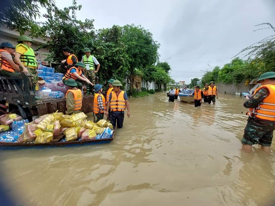 Con số thiệt hại do mưa lũ ở Nghệ An không ngừng tăng lên-5