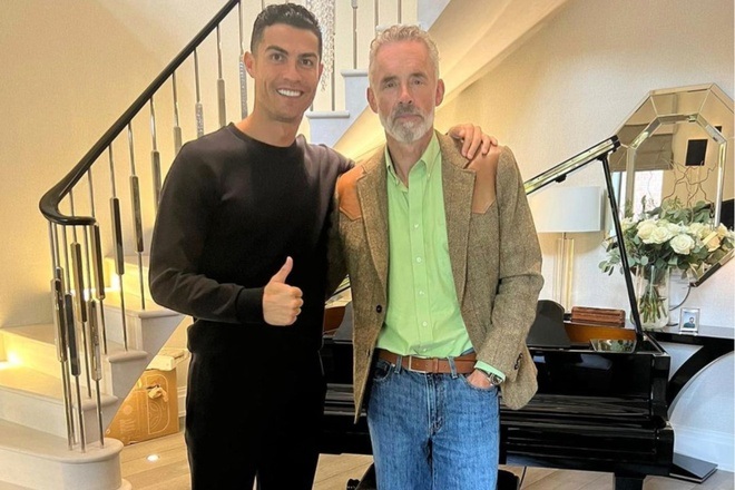 C.Ronaldo gặp bác sĩ điều trị chứng trầm cảm-1