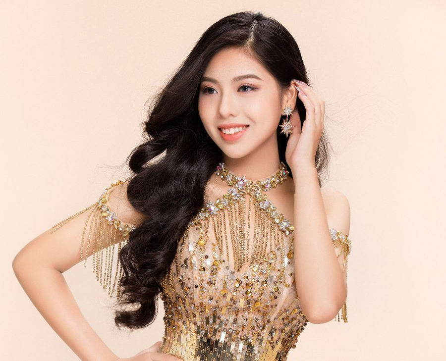 Ngô Ngọc Gia Hân diện trang phục dạ hội của NTK Brian Võ đến Miss Teen International-7