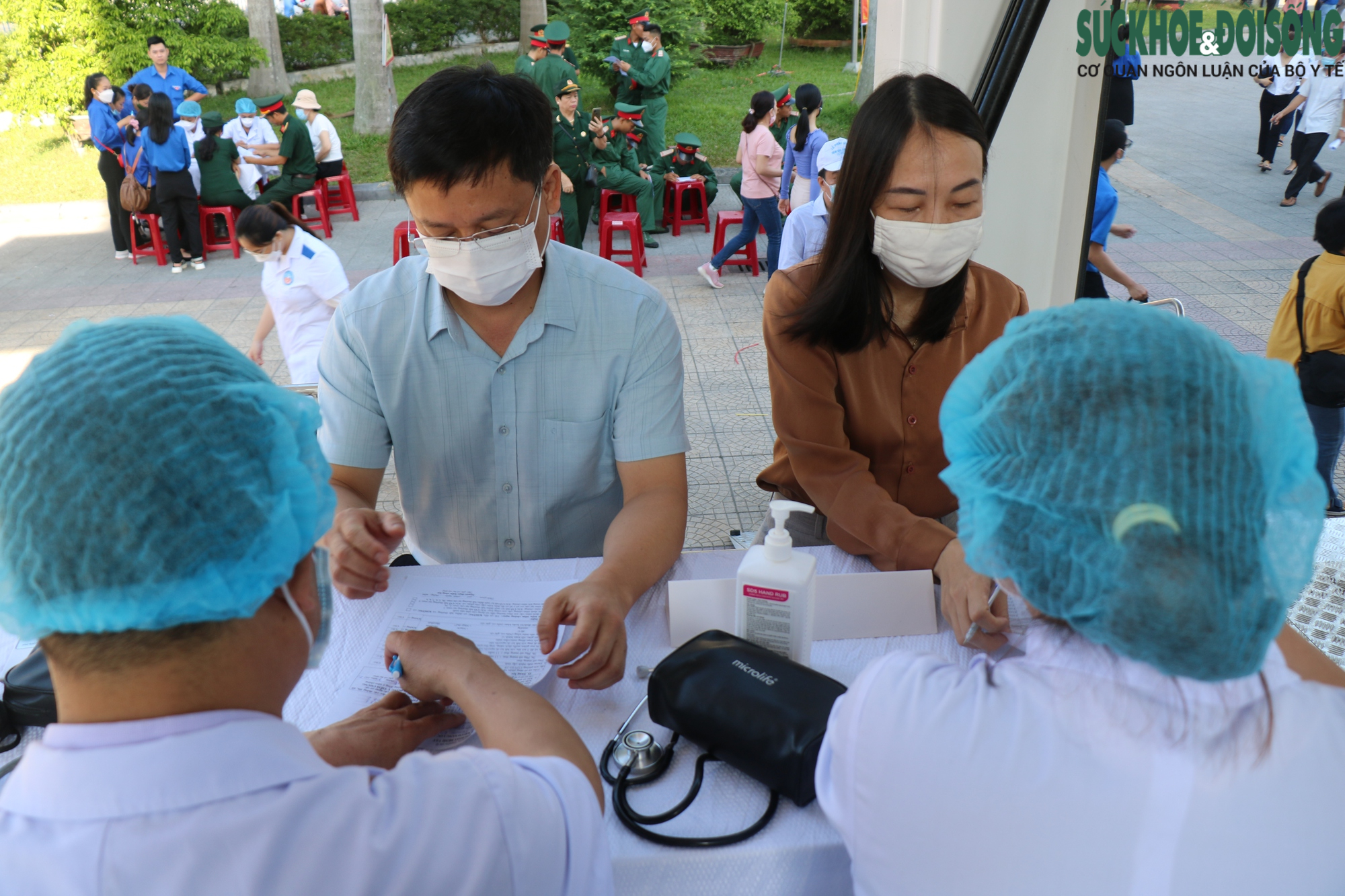 Thừa Thiên Huế phát động chiến dịch tiêm chủng vaccine phòng COVID-19-7