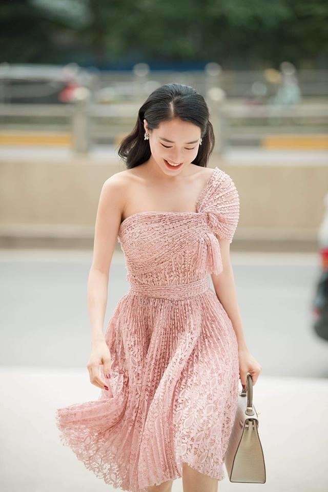 Đầu thu, ngại gì mà không diện váy màu hồng, ghi điểm như Nhã Phương, Hương Giang-1
