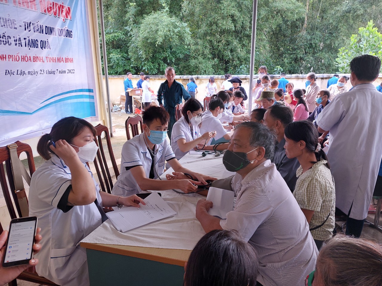 Đoàn Thanh niên Bộ Y tế khám sức khỏe và phát thuốc miễn phí cho bà con vùng sâu, vùng xa-14