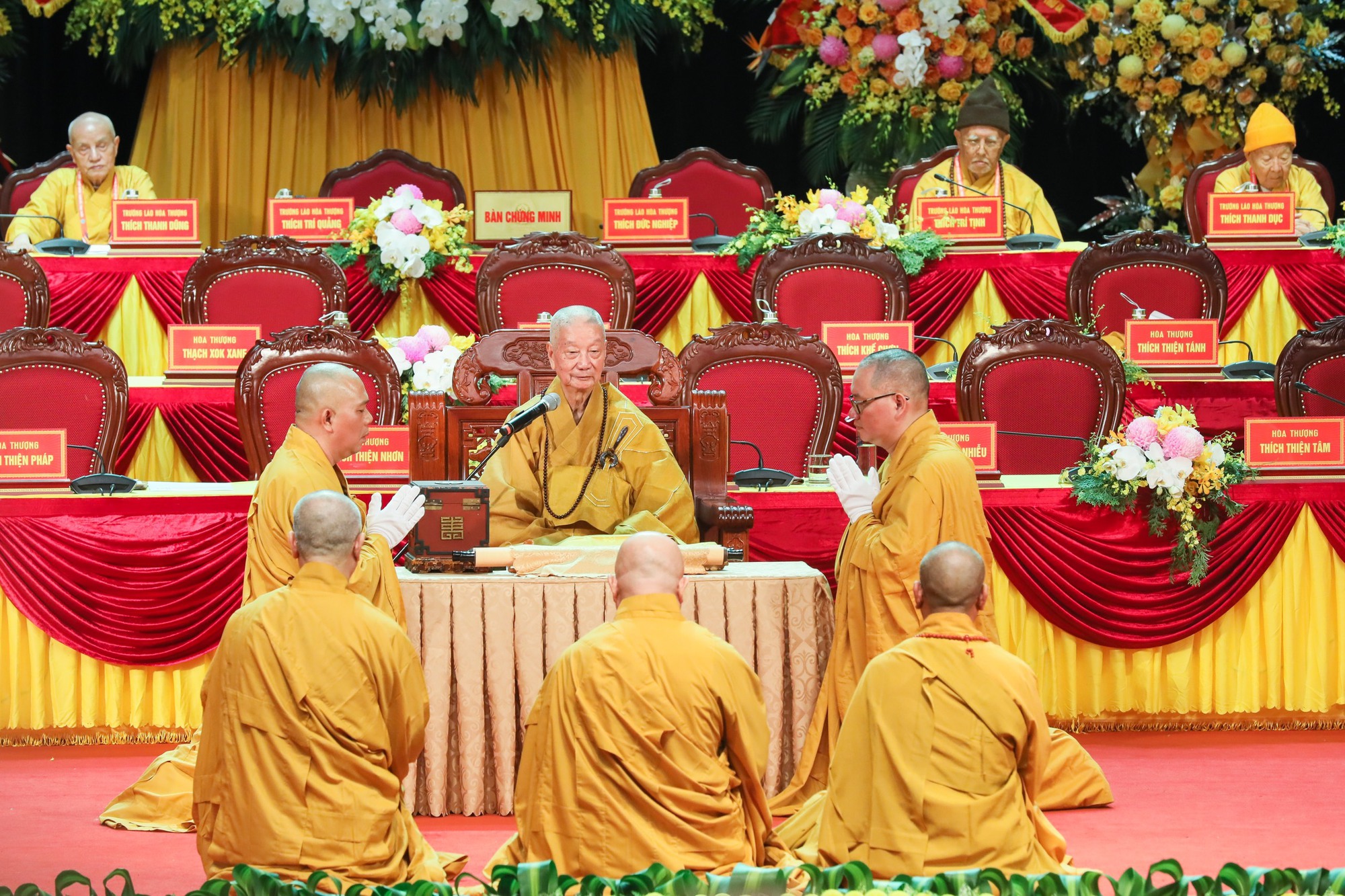 Trưởng lão Hòa thượng Thích Trí Quảng được suy tôn lên ngôi Pháp chủ Giáo hội Phật giáo Việt Nam-2