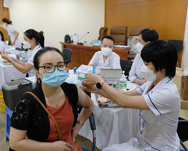 Giáo hội Phật giáo Việt Nam đề nghị Tăng ni, Phật tử tiếp tục tiêm vaccine COVID-19 mũi 3 và 4-1