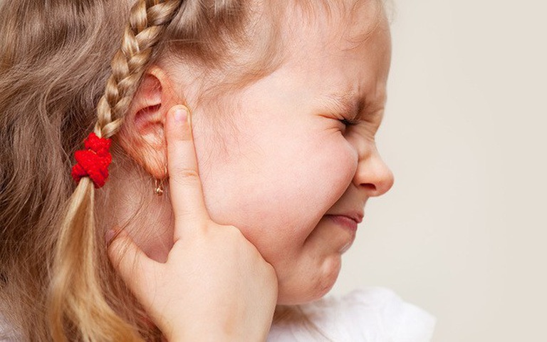 Biến chứng của bệnh viêm tai giữa mạn tính ở trẻ có chữa trị được không?-1