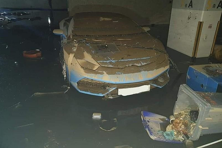 Hàng loạt siêu xe triệu đô bị bão Hinnamnor nhấn chìm ở Hàn Quốc-3