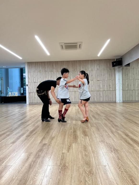 Con gái Khánh Thi khoe tài năng vũ đạo chuyên nghiệp, vượt trội hơn hẳn so với bạn bè-3
