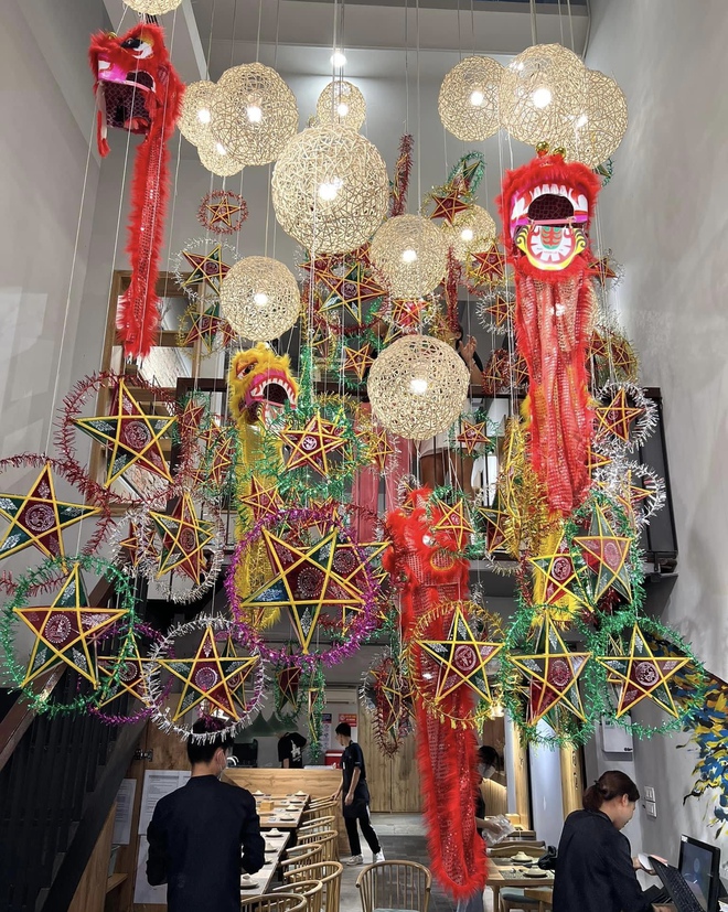 4 quán cà phê rực rỡ sắc màu Trung thu tại Hà Nội khiến hội đam mê "sống ảo" khó lòng bỏ qua-17
