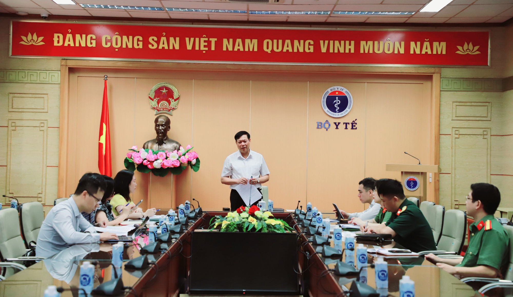 Thứ trưởng Đỗ Xuân Tuyên: Trước 30/6, các tỉnh, thành phía Nam phải tiêm hết lô vaccine phòng COVID-19 đã phân bổ-2