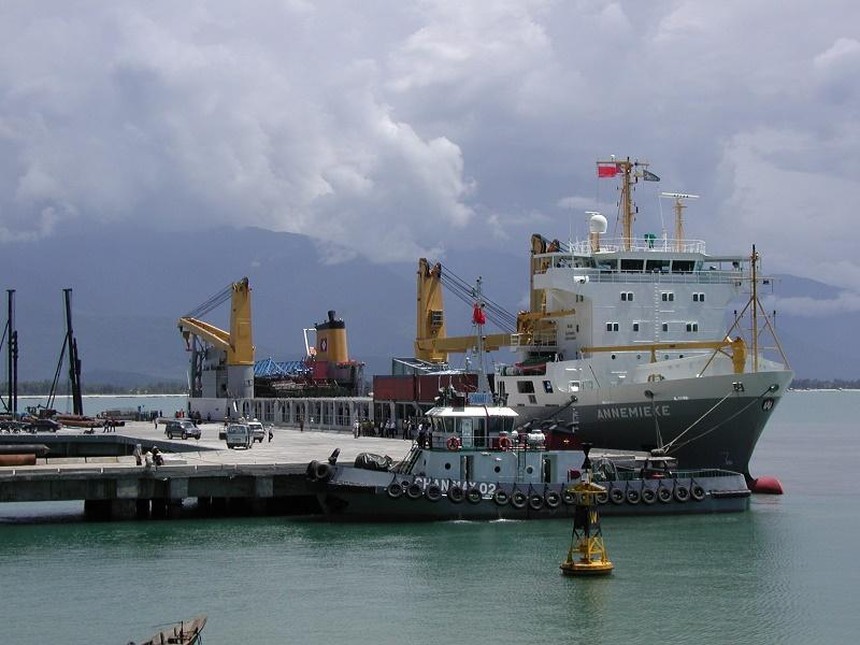 Thừa Thiên Huế hỗ trợ các doanh nghiệp vận chuyển hàng hóa bằng container tại cảng Chân Mây-1