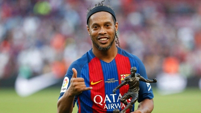 Ronaldinho dự đoán cầu thủ hay nhất thế giới sau Messi-1