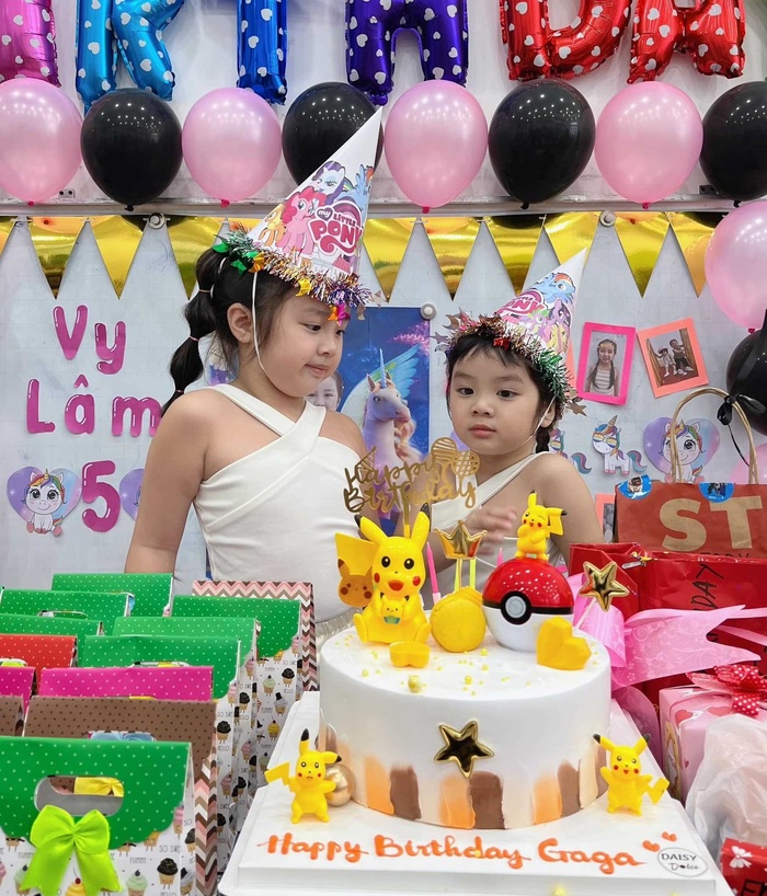 Vợ chồng NSƯT Bảo Quốc tới dự sinh nhật con gái Hoài Lâm, không thấy bóng dáng nam ca sĩ-6