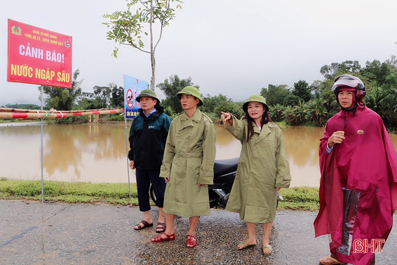 Vũ Quang: Nhiều tuyến đường bị sạt lở, vùng hạ du vẫn ngập sâu-2