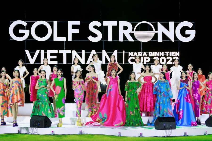 Top 38 thí sinh Miss World Vietnam trình diễn thời trang dưới mưa-5