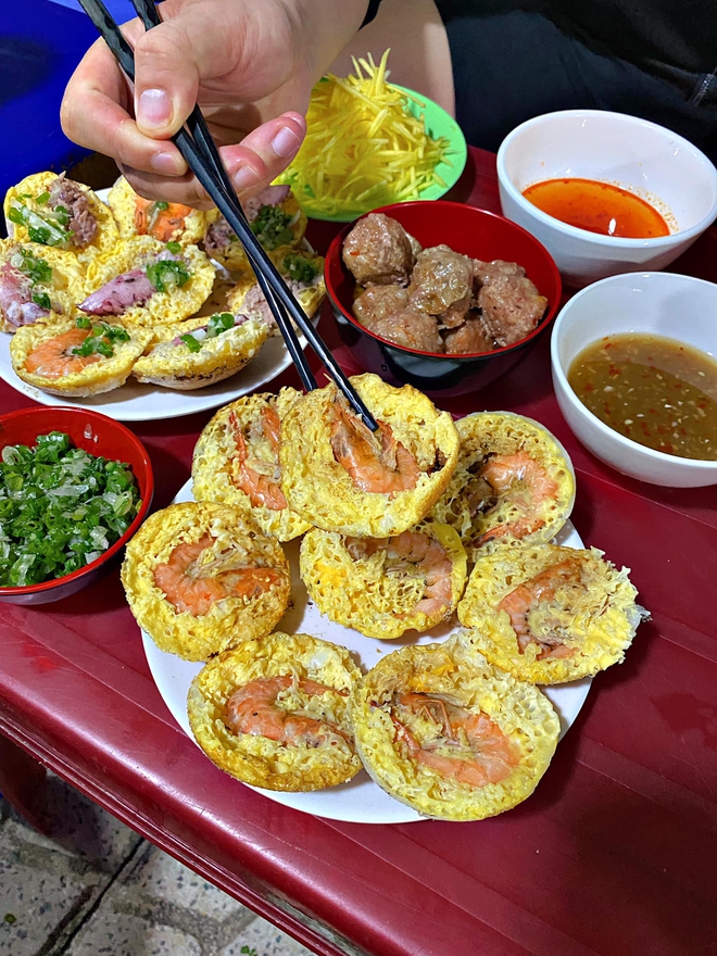4 quán bánh căn ở Nha Trang cứ ăn là “dính”, người dân địa phương cũng khen tấm tắc-19