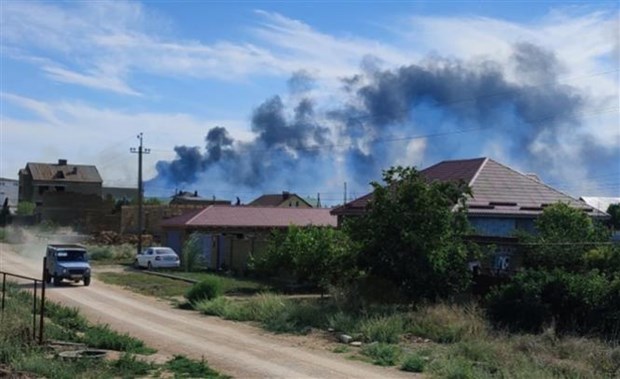 Cháy lớn tại căn cứ không quân của Nga trên Bán đảo Crimea-1