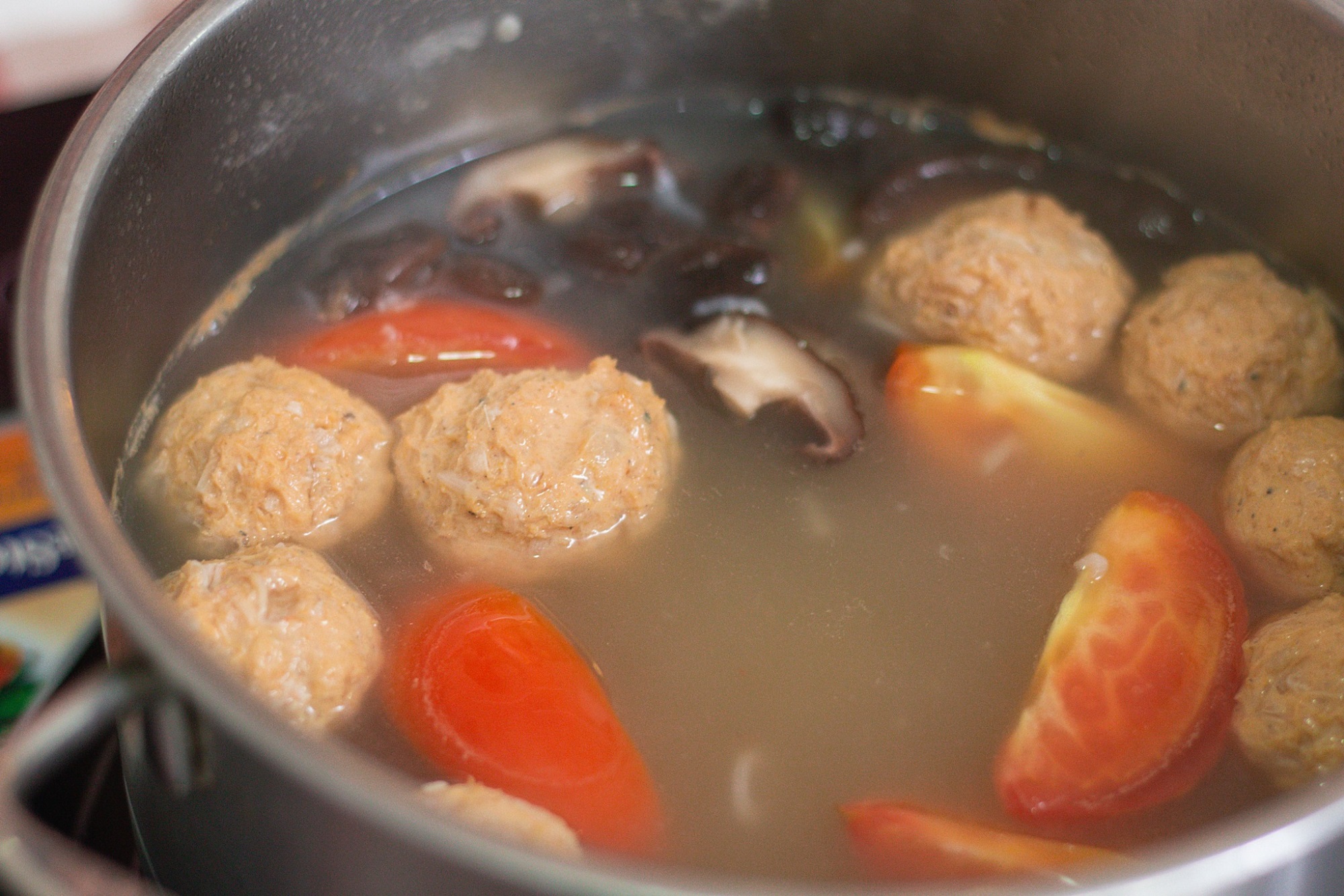 Sáng nay ăn gì: Kết hợp nguyên liệu món Việt vào ẩm thực Nhật - Udon chả cua Huế thanh mát!-2