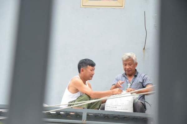 Cận cảnh người Đà Nẵng hối hả gia cố mái nhà chống siêu bão-4