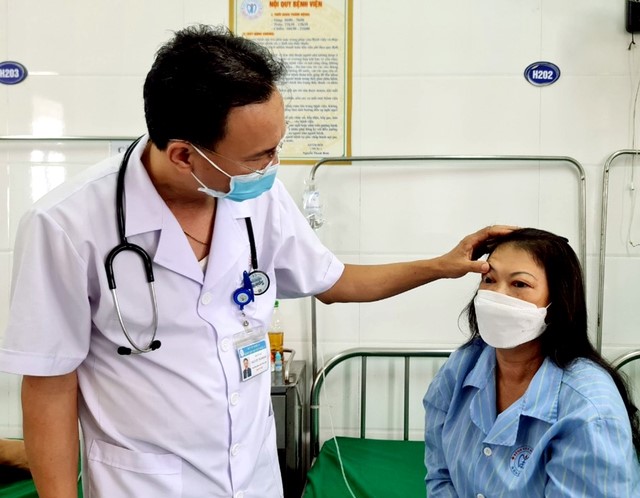 Bệnh viện Nội tiết Nghệ An điều trị hiệu quả bệnh lồi mắt sau Basedow-1
