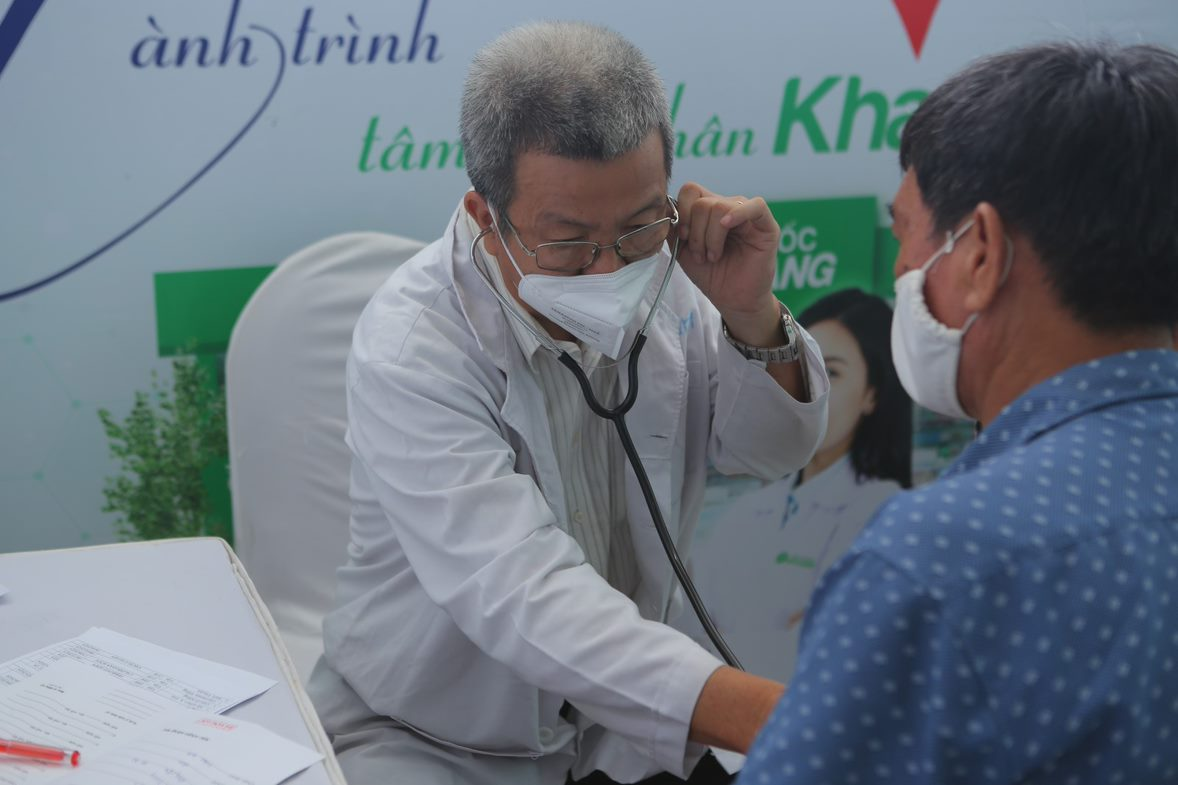 Nhà thuốc An Khang hiện thực hóa giấc mơ mang thuốc miễn phí đến cho người dân khó khăn-7