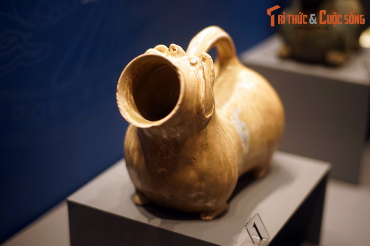 Soi vật dụng lạ lùng dành cho quý ông Việt 2.000 năm trước-3