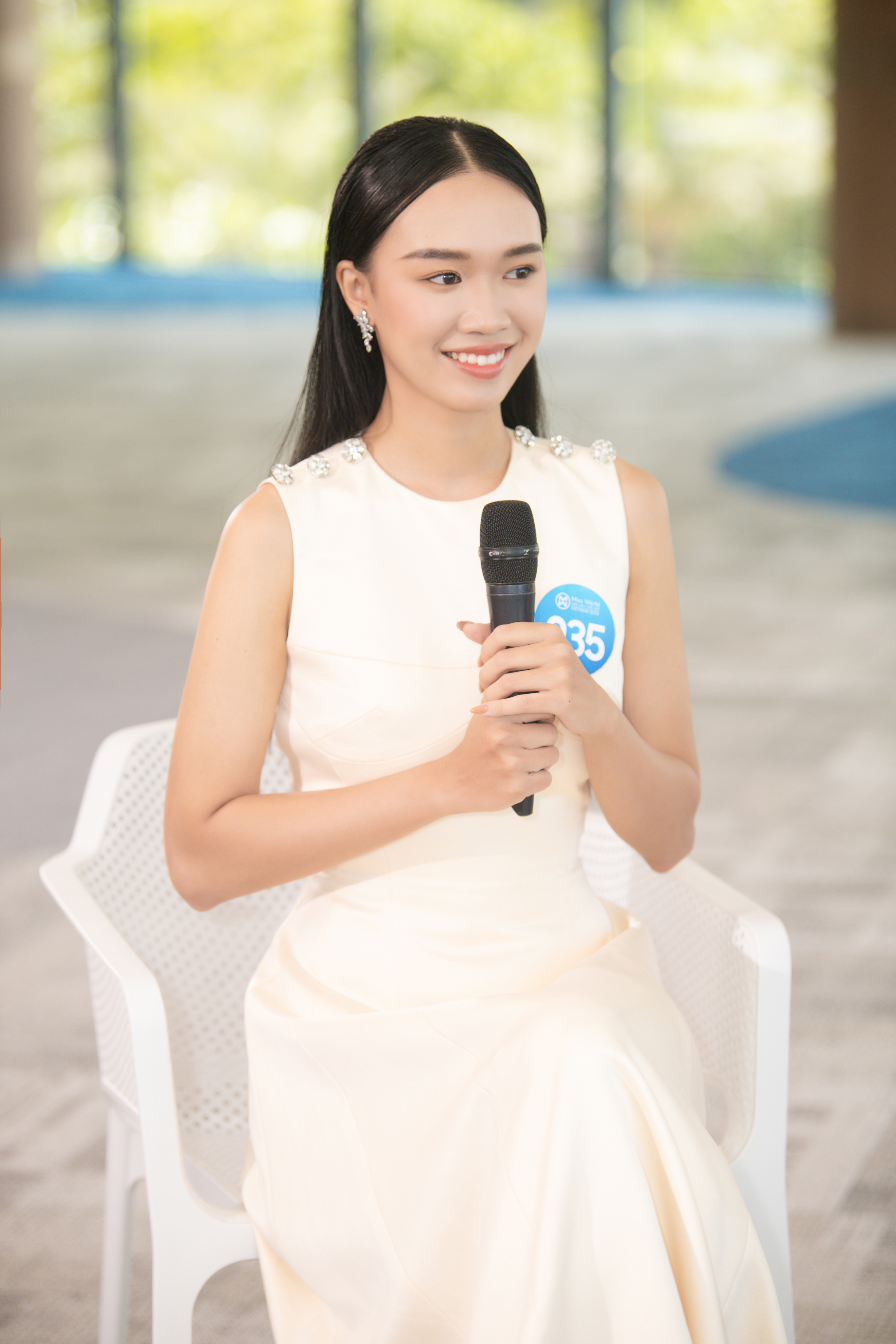 Thí sinh Miss World Vietnam chia sẻ quá khứ bị bạo lực học đường đến trầm cảm-3