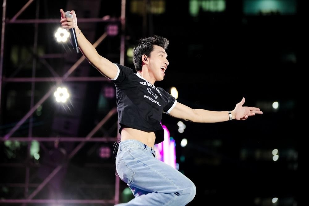 Miu Lê, Karik, OnlyC, Hieuthuhai 'bung xõa' cùng hơn 40.000 sinh viên tại concert 'MTV School Fest'-8