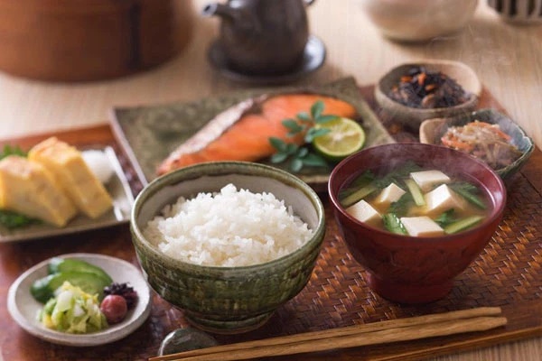 Sự khác biệt trong cách ăn uống ở Nhật và ở Việt Nam: 3 món thực phẩm nước bạn ăn ít, chúng ta lại ăn nhiều dễ gây ung thư-3