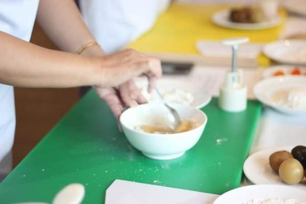 5 bước làm bánh nướng nhân đậu xanh hạt Chia đón Trung thu-2