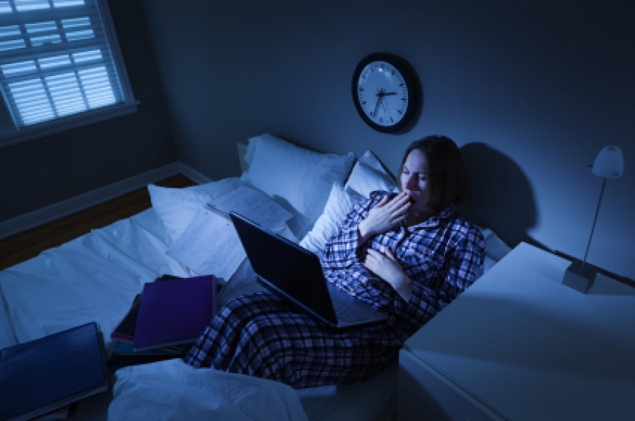 Người ta nói “thức khuya” hại thân, chính xác là hại như thế nào? Sau đây là những thay đổi bên trong và bên ngoài cơ thể khi thức khuya, bạn hãy chú ý nhé!-2