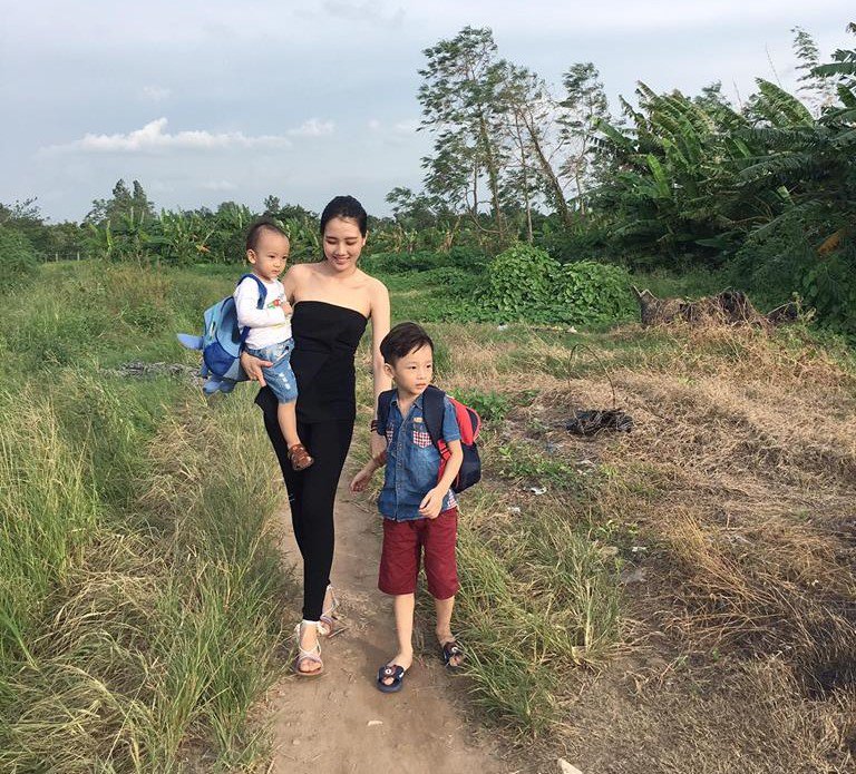 Lấy Ngô Quang Hải hơn 25 tuổi, mỹ nhân nổi nhất Hoa hậu VN 2012 sinh liền 2 con, sống sung sướng-1