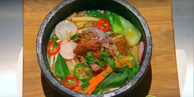 Một loạt món ăn Việt lên truyền hình nước ngoài: Toàn những đặc sản quen thuộc khiến bạn bè quốc tế vừa ăn vừa trầm trồ-21