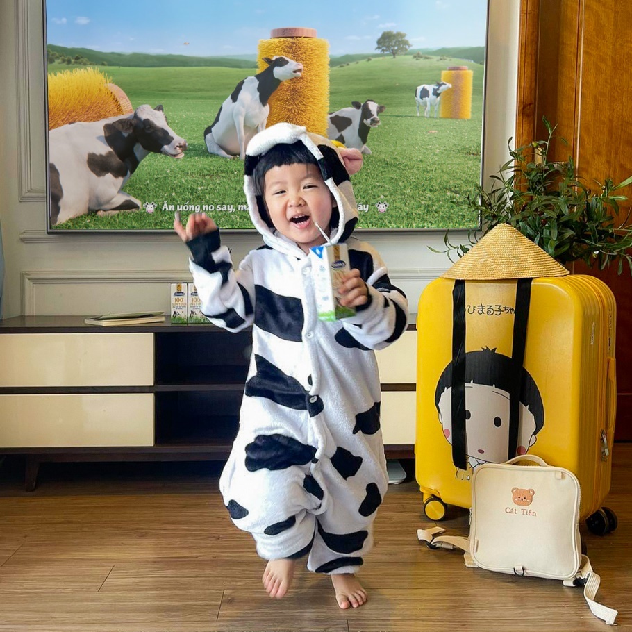 Trẻ em Việt thích thú đòi 'nghỉ hè' cùng bò sữa-1